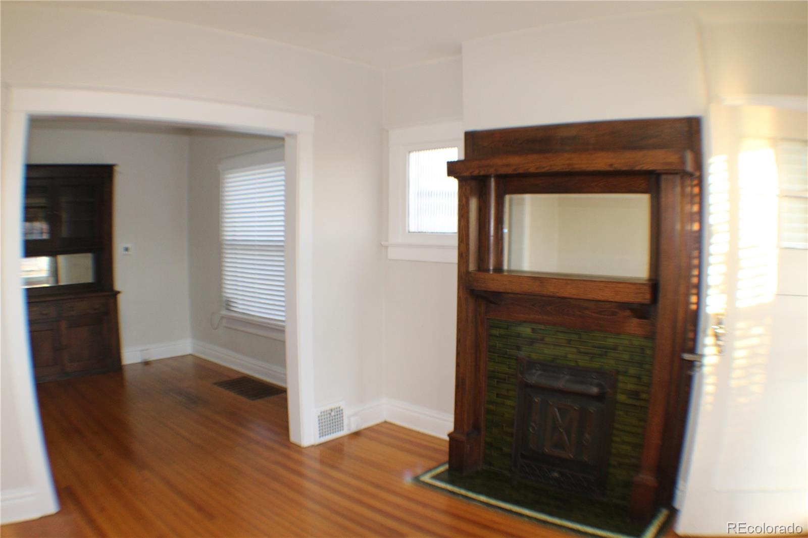 317-319 E Alameda Avenue
