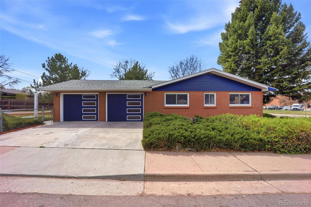 Photo of 2900 S Golden Way, Denver, CO 80227 (MLS # 6984933)