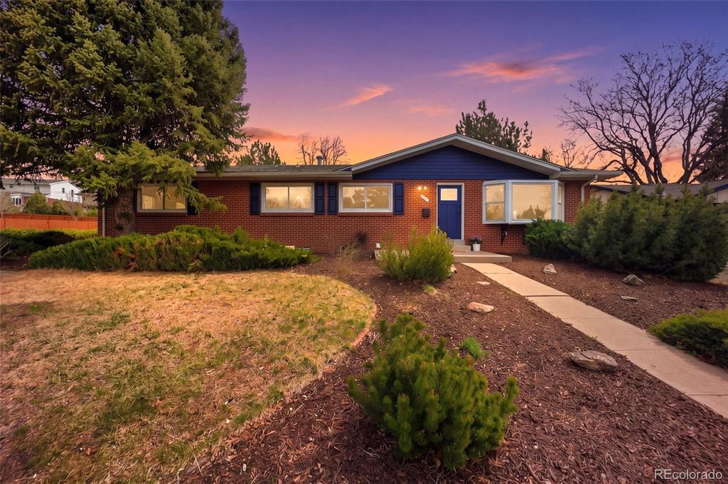 Photo of 2900 S Golden Way, Denver, CO 80227 (MLS # 6984933)