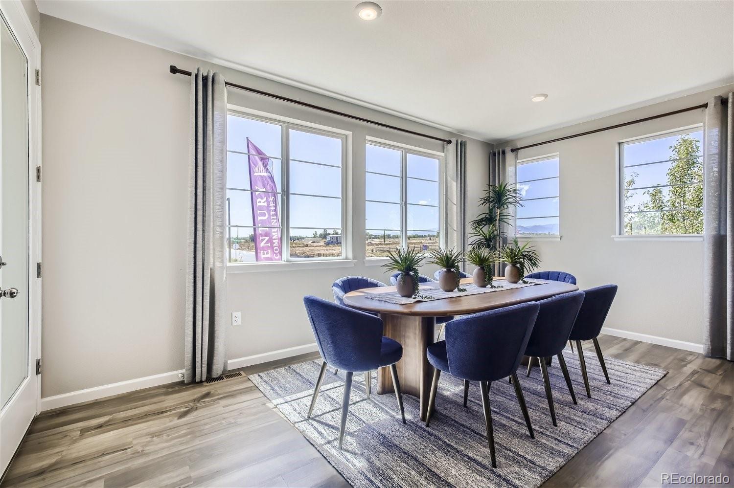 1430 Loraine Circle N