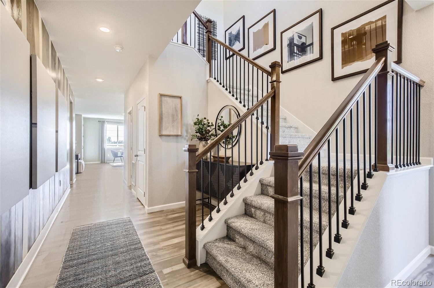 1430 Loraine Circle N