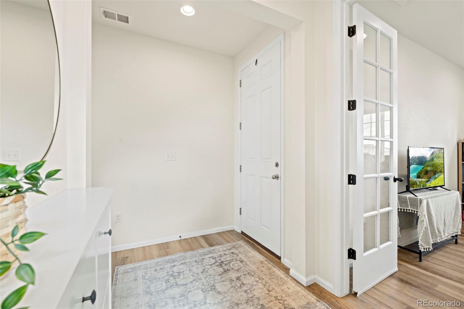 21 N Edge Cliff Street