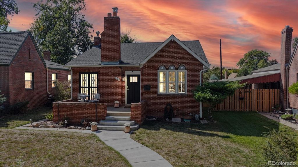 Photo of 1325 Dahlia Street, Denver, CO 80220 (MLS # 5113114)