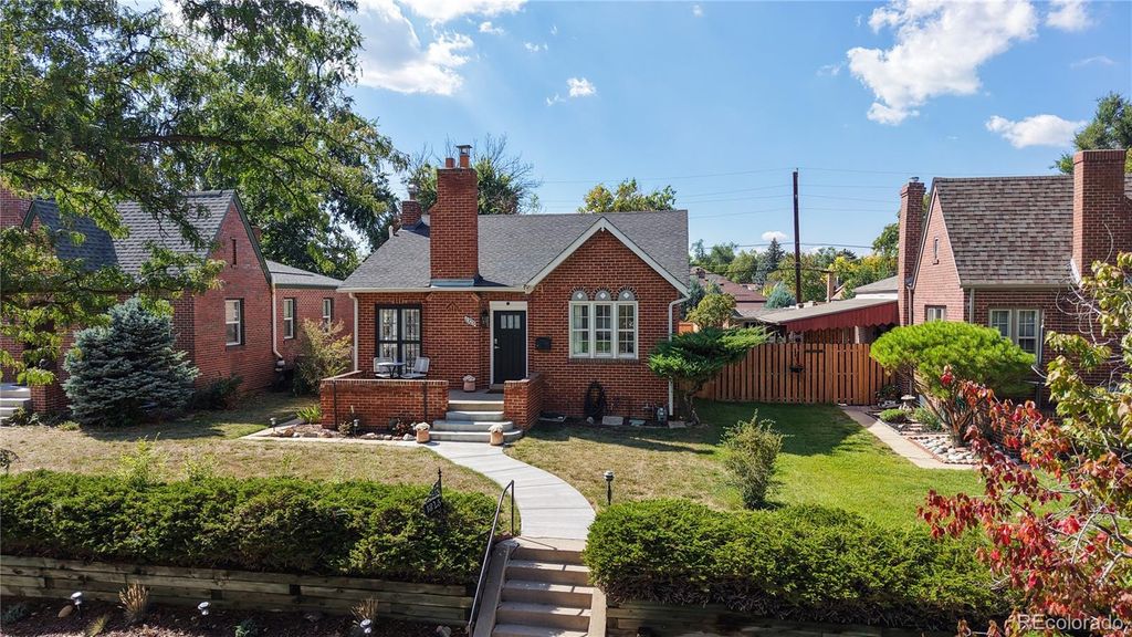 Photo of 1325 Dahlia Street, Denver, CO 80220 (MLS # 5113114)