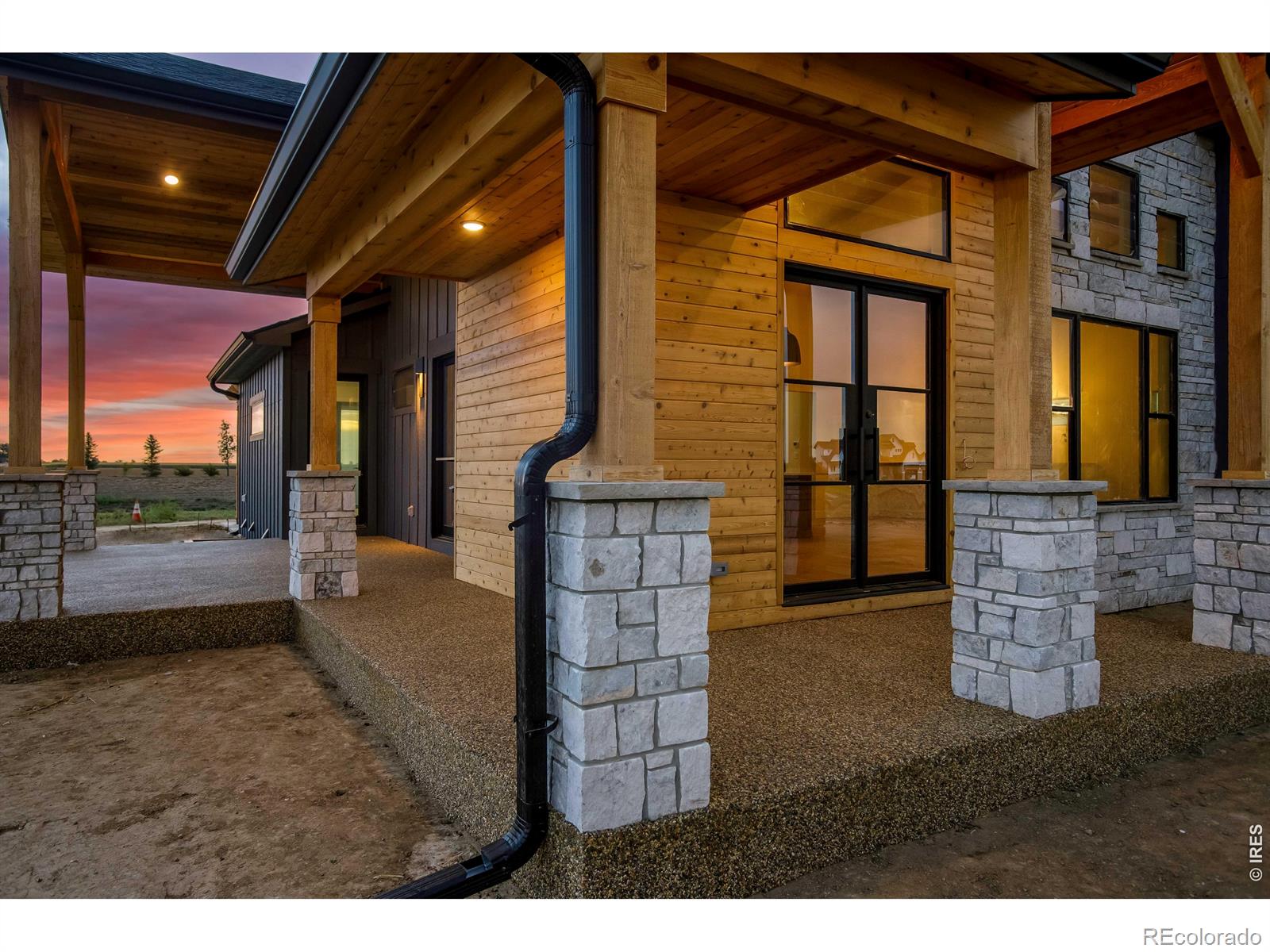 16886 Cattlemans Way