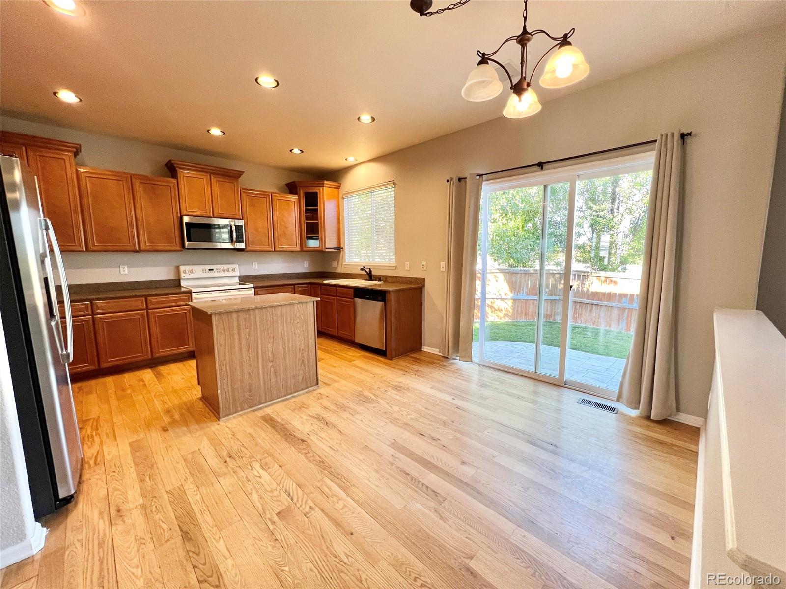 5001 Laurelglen Lane