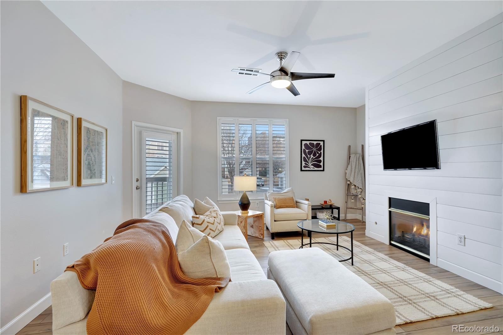 6005 Castlegate Drive W B22