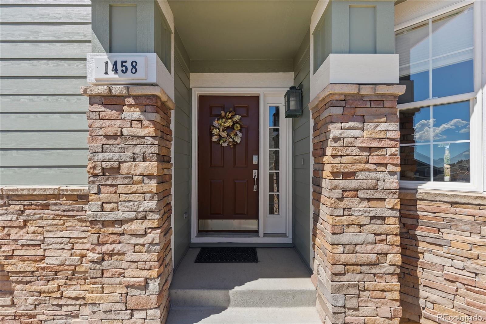 1458 Pineridge Lane
