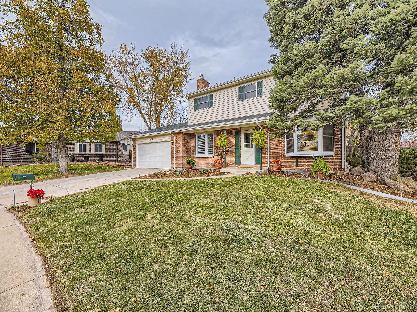824 S Nelson Way