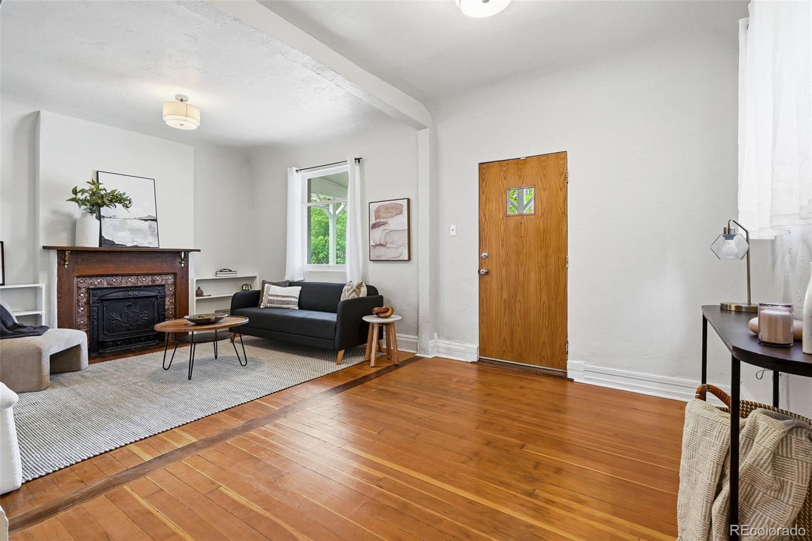 3336 W Hayward Place