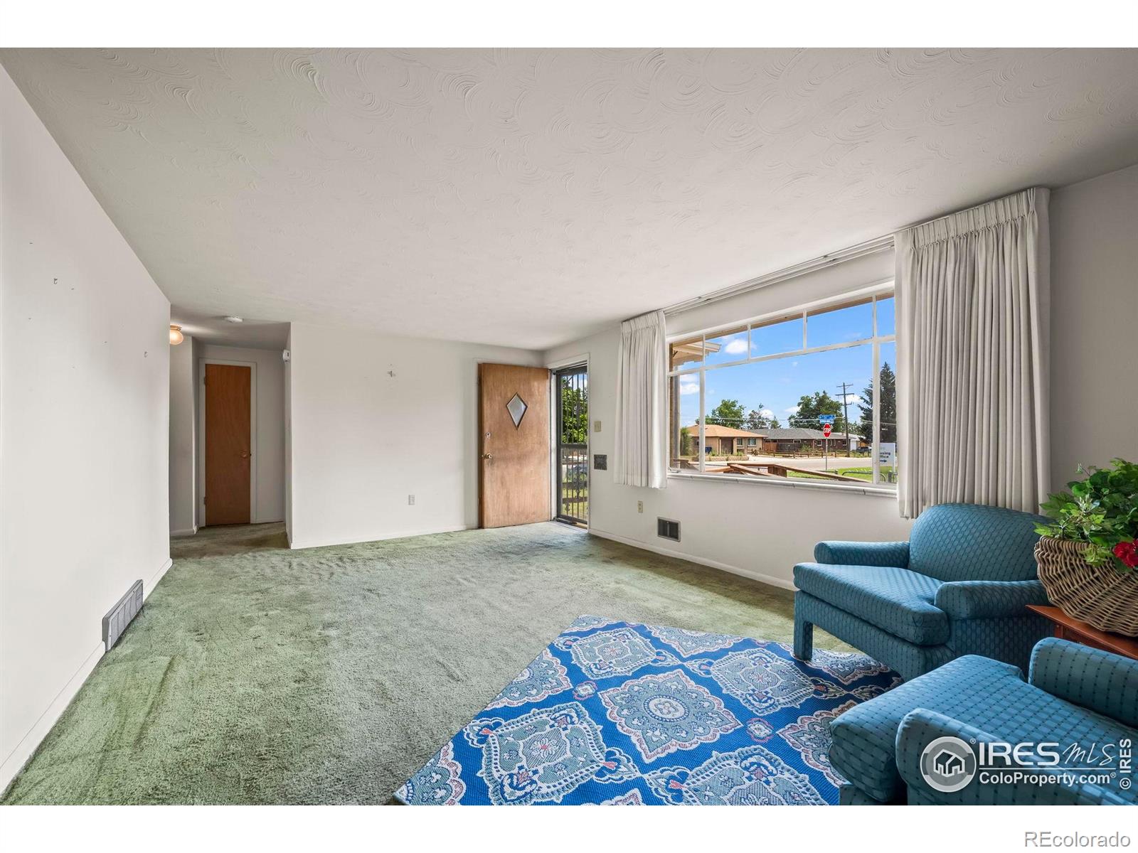 9605 W 51st Place