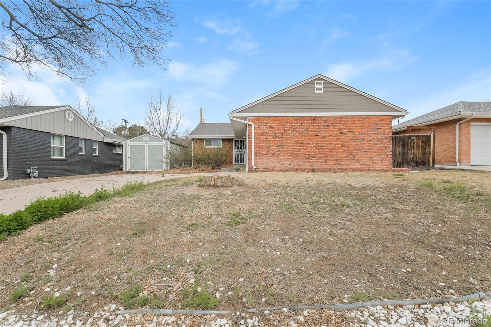 5661 E Amherst Avenue