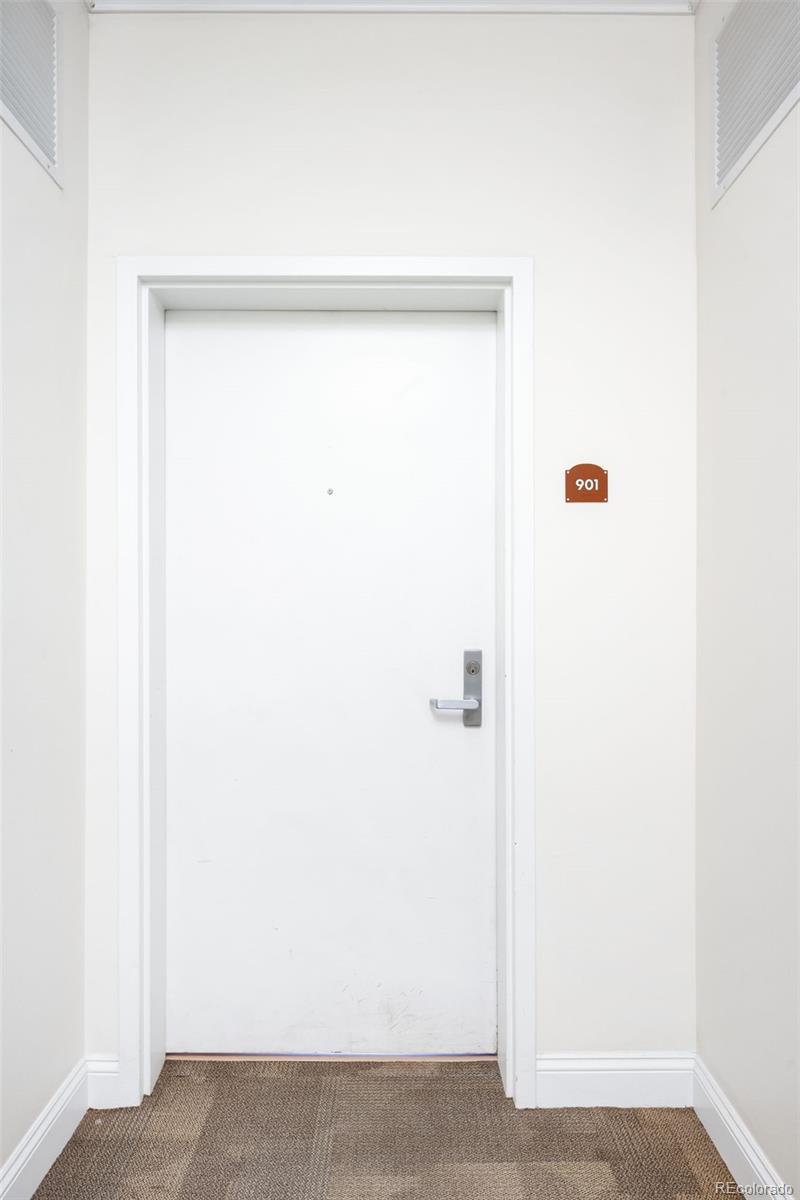 1950 N Logan Street 901