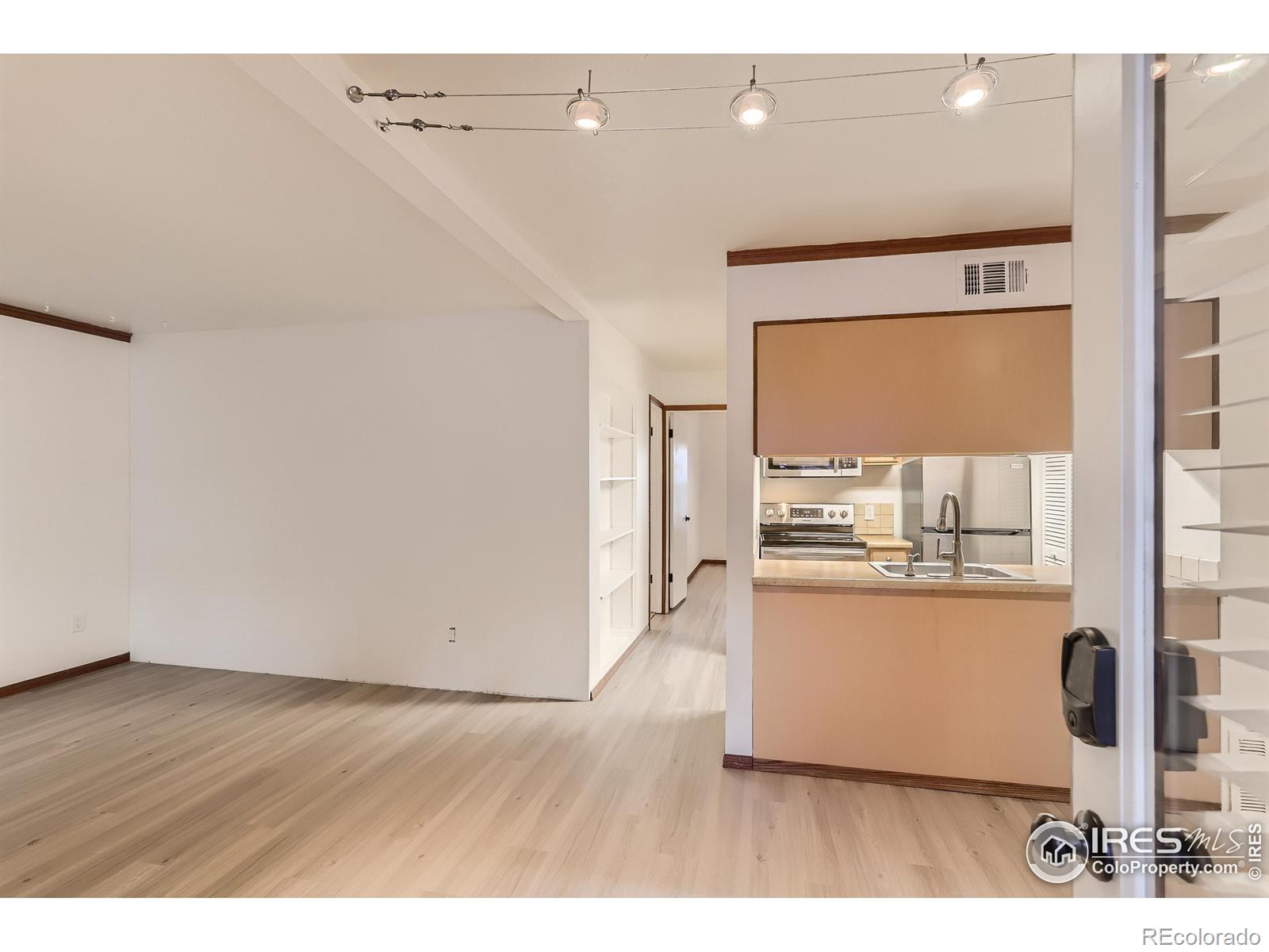 1111 Maxwell Avenue 105