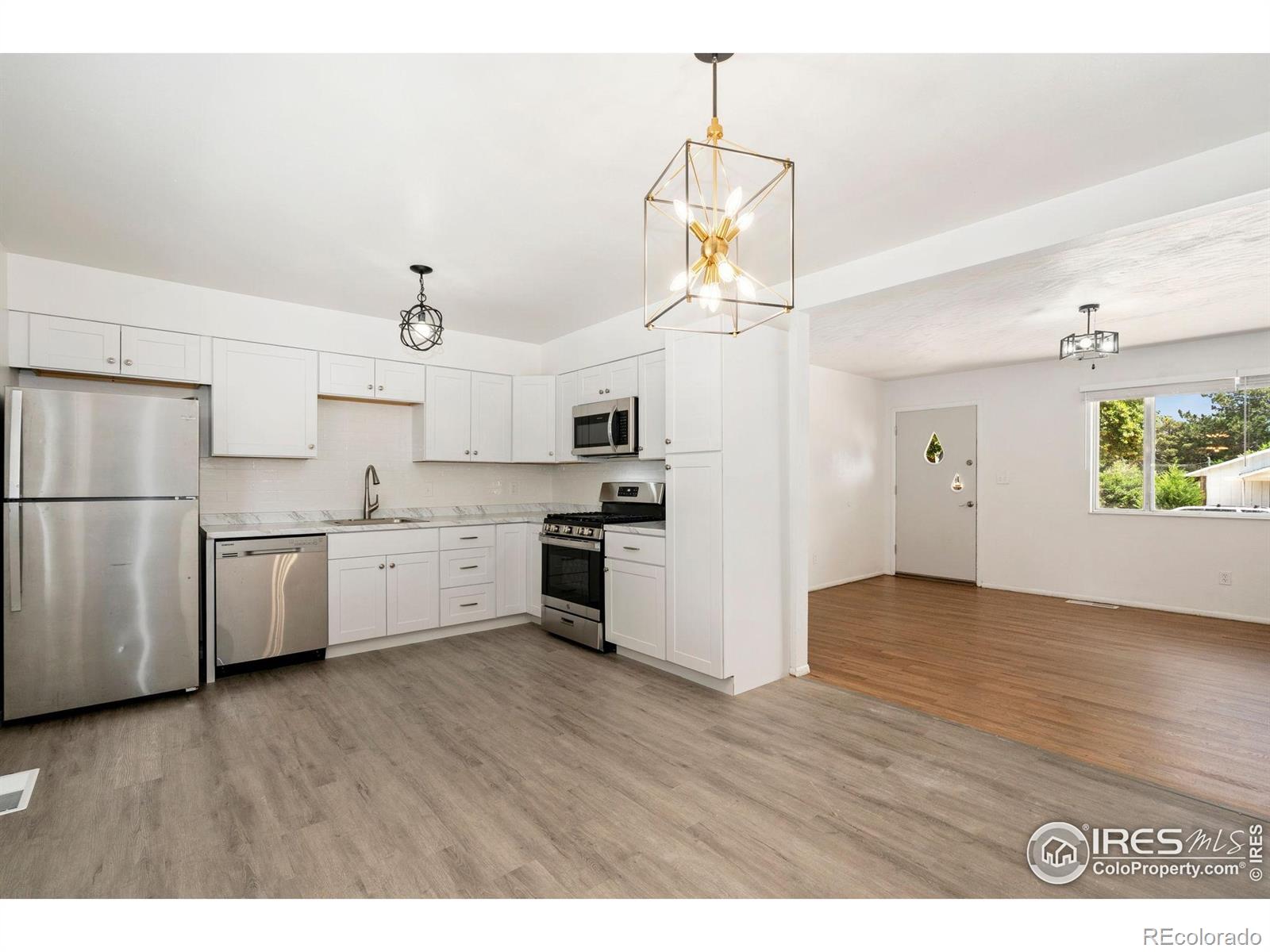 1007 Redwood Drive