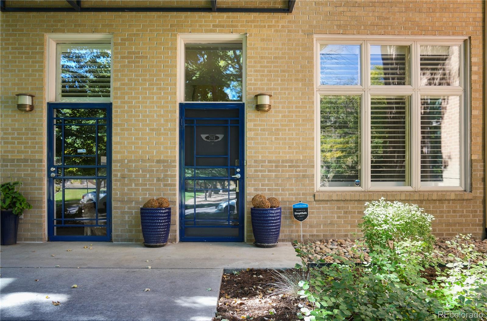 275 Rampart Way 203