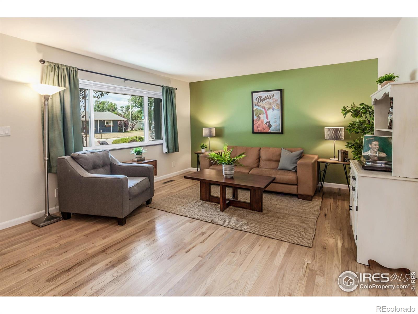 2436 Poplar Drive