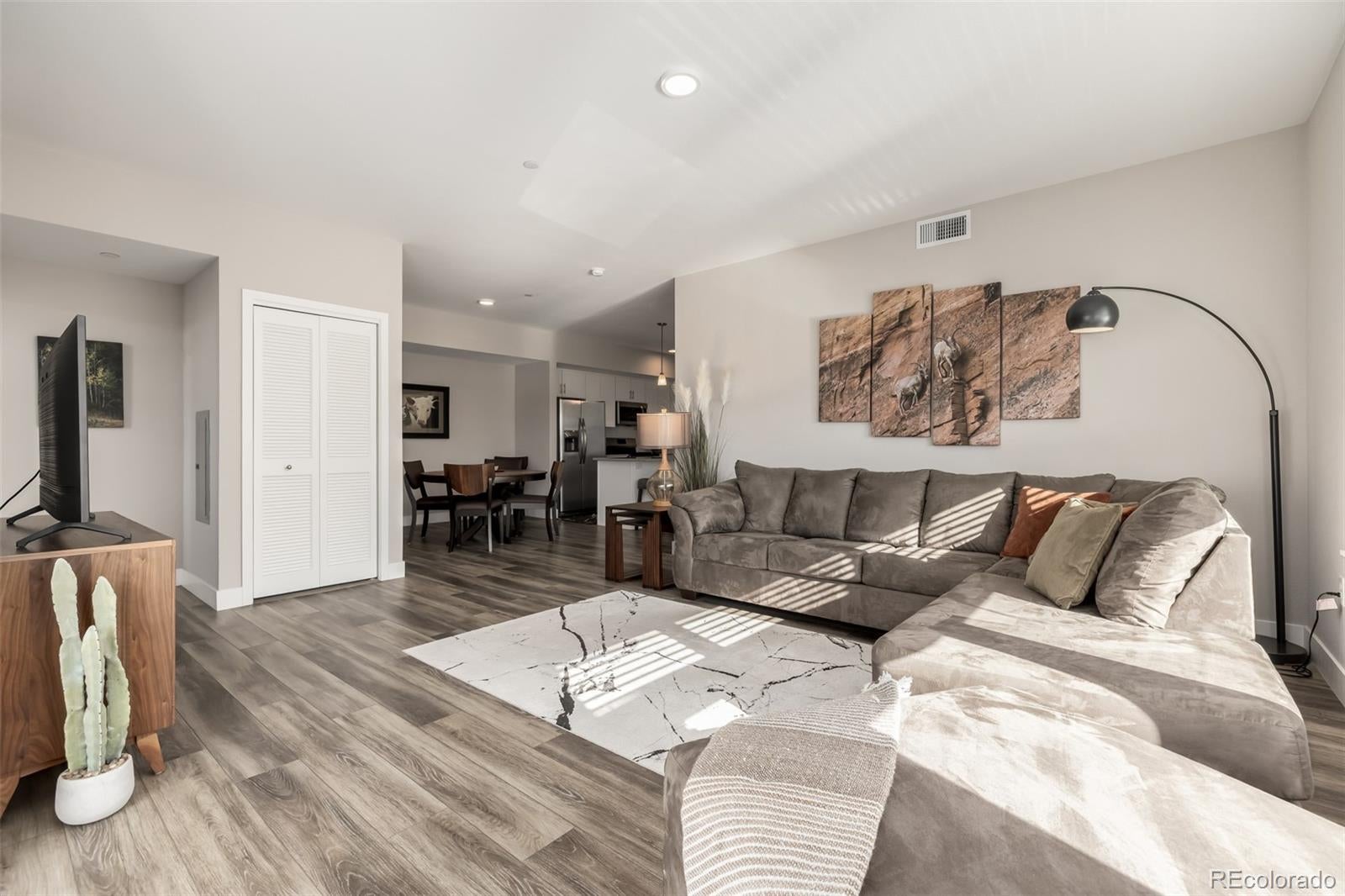 210 S Cherrywood Drive 204