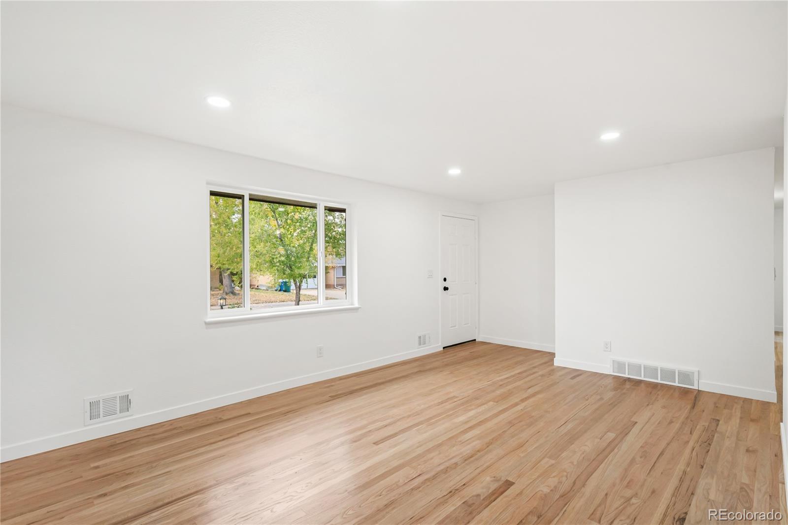 6532 S Sherman Street