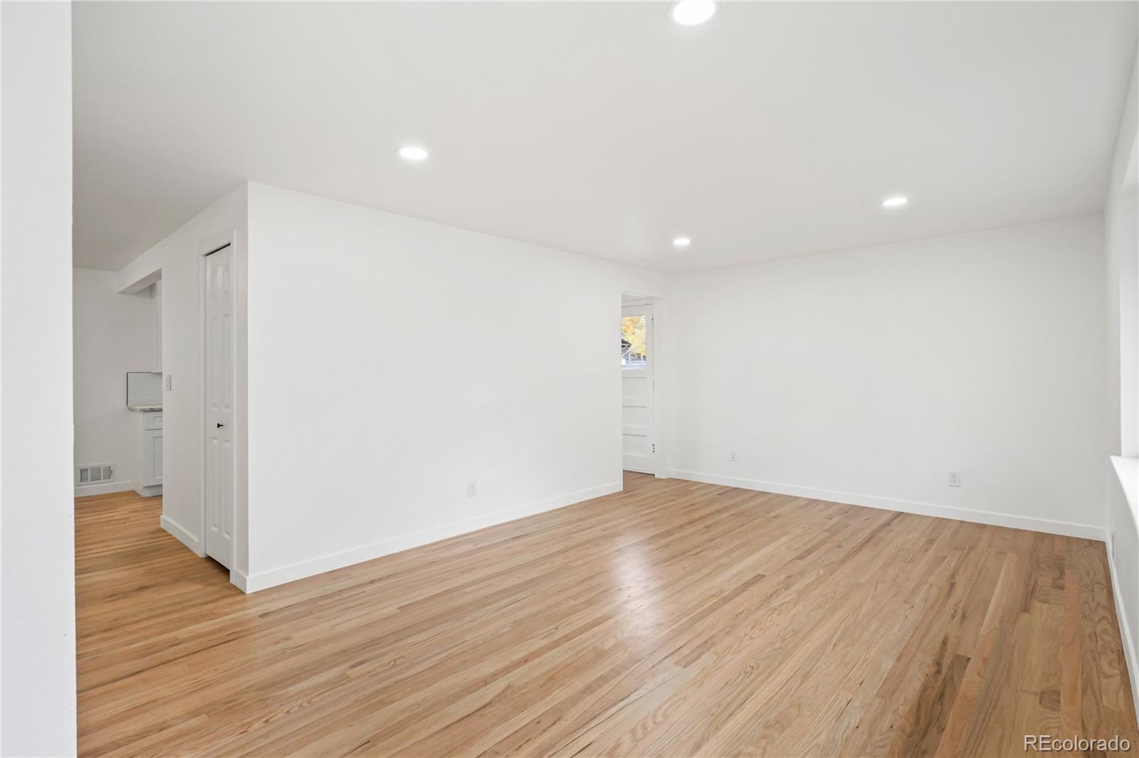 6532 S Sherman Street