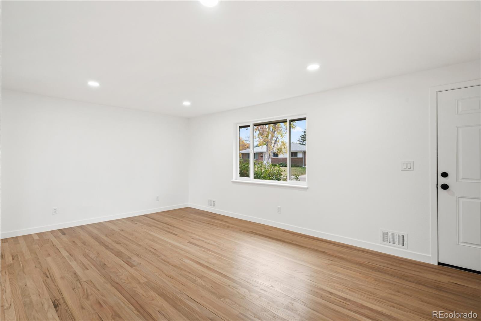 6532 S Sherman Street