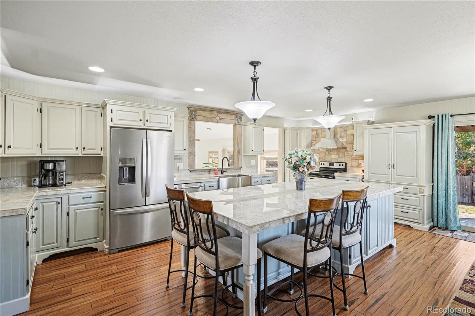 9166 W Maplewood Avenue