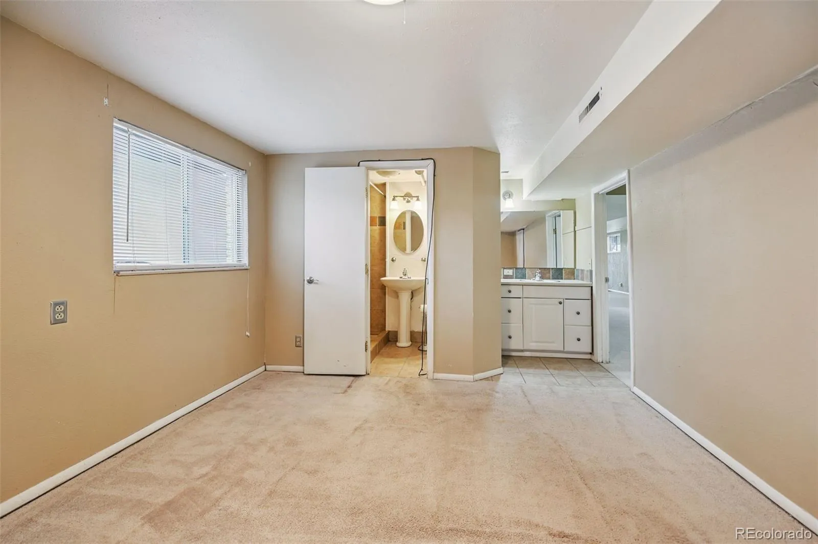 Colorado Springs, Colorado 80906, United States, 4 Bedrooms Bedrooms, ,3 BathroomsBathrooms,Residential,Active,181805