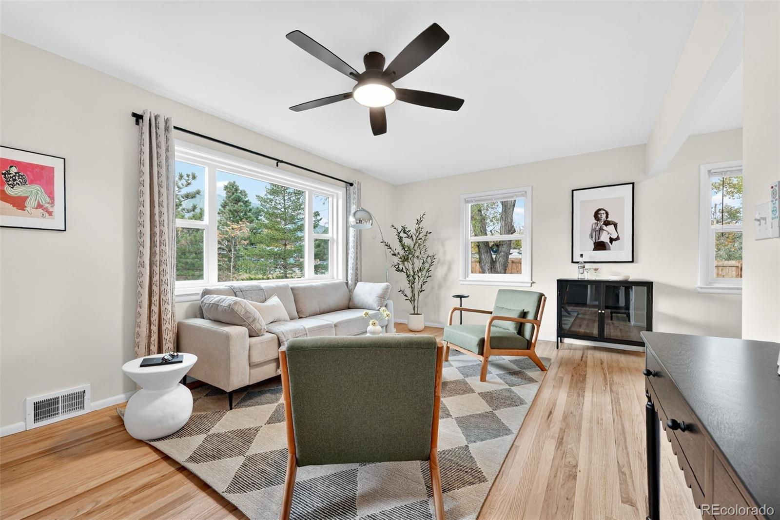 2877 Moorhead Avenue