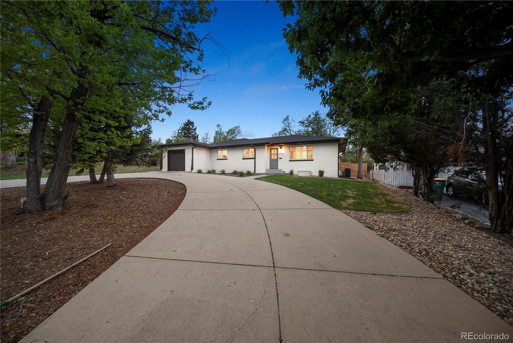 Photo of 6769 S Foresthill Street, Littleton, CO 80120 (MLS # 4608994)
