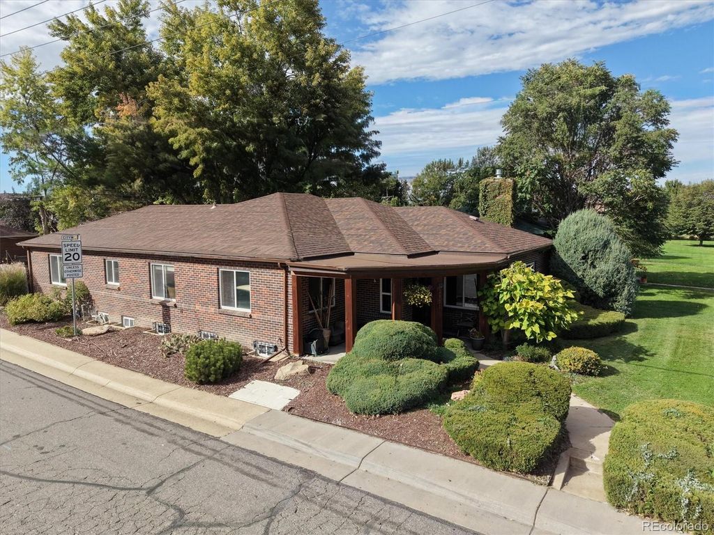 Photo of 2901 Monaco Parkway, Denver, CO 80207 (MLS # 6572797)