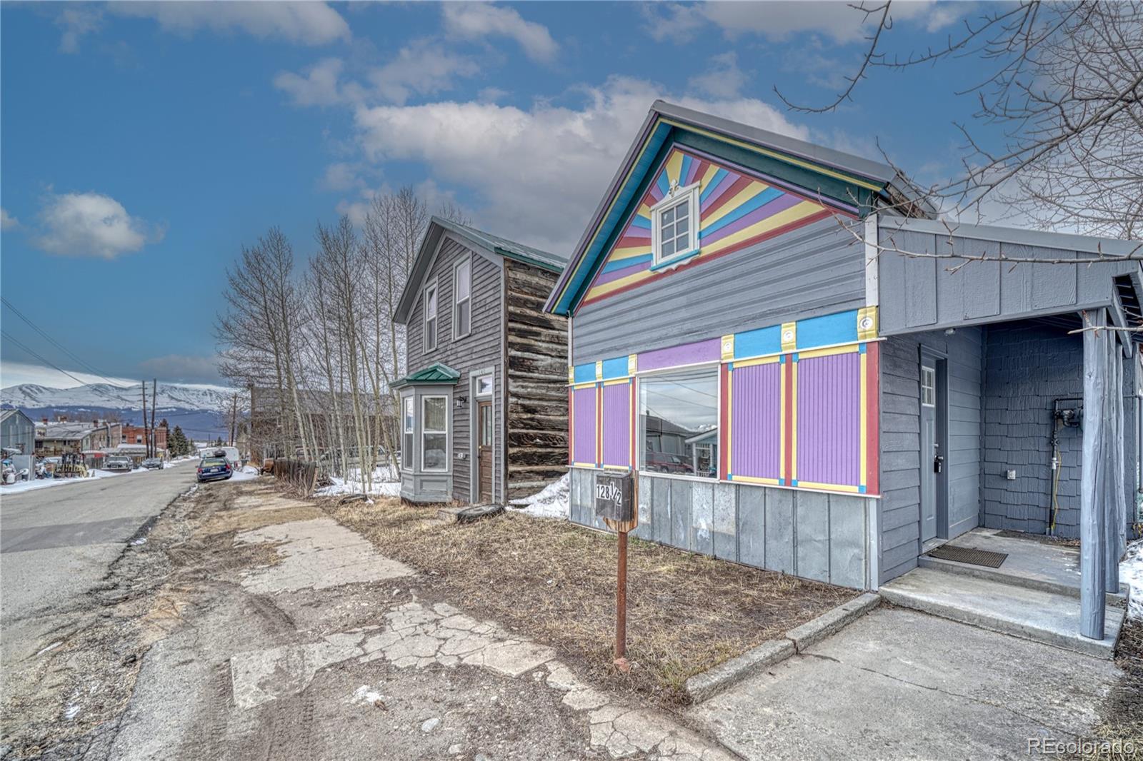 128 1/2 E 3rd Street
