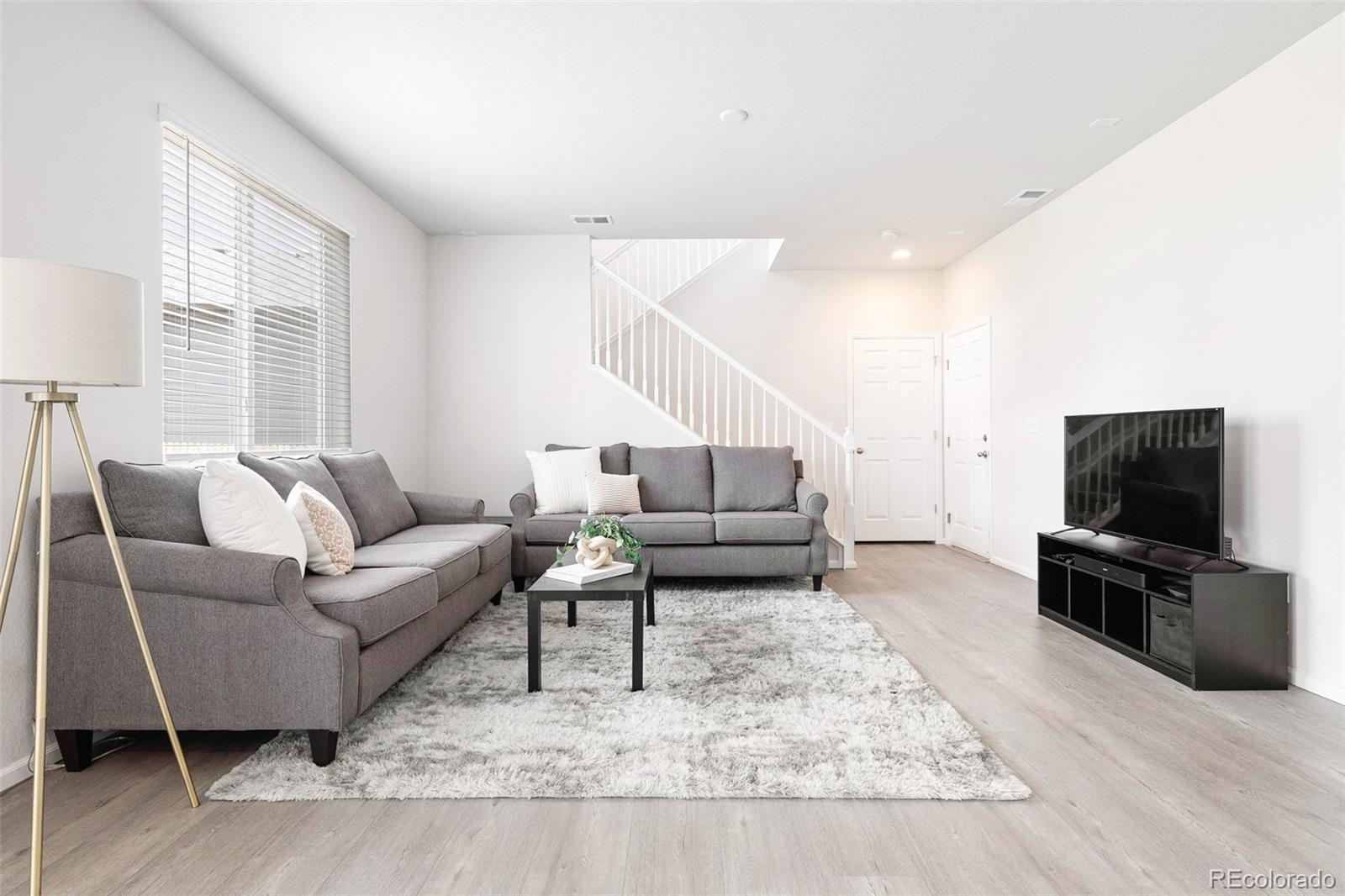 328 Vista Cliff Circle