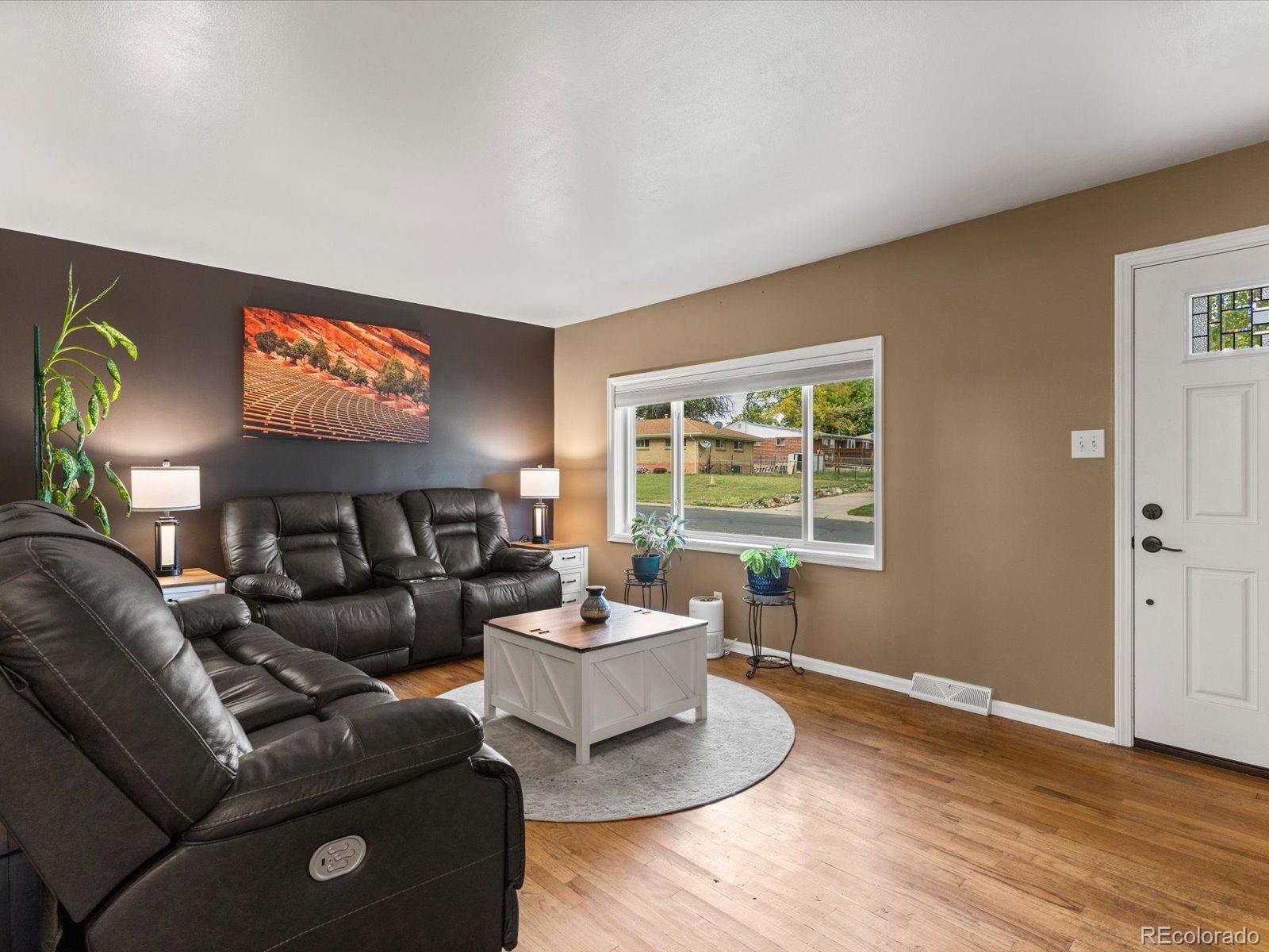 8621 Crescent Drive