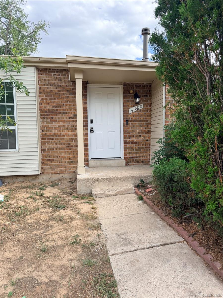 Photo of 4680 Crown Boulevard, Denver, CO 80239 (MLS # 4077379)