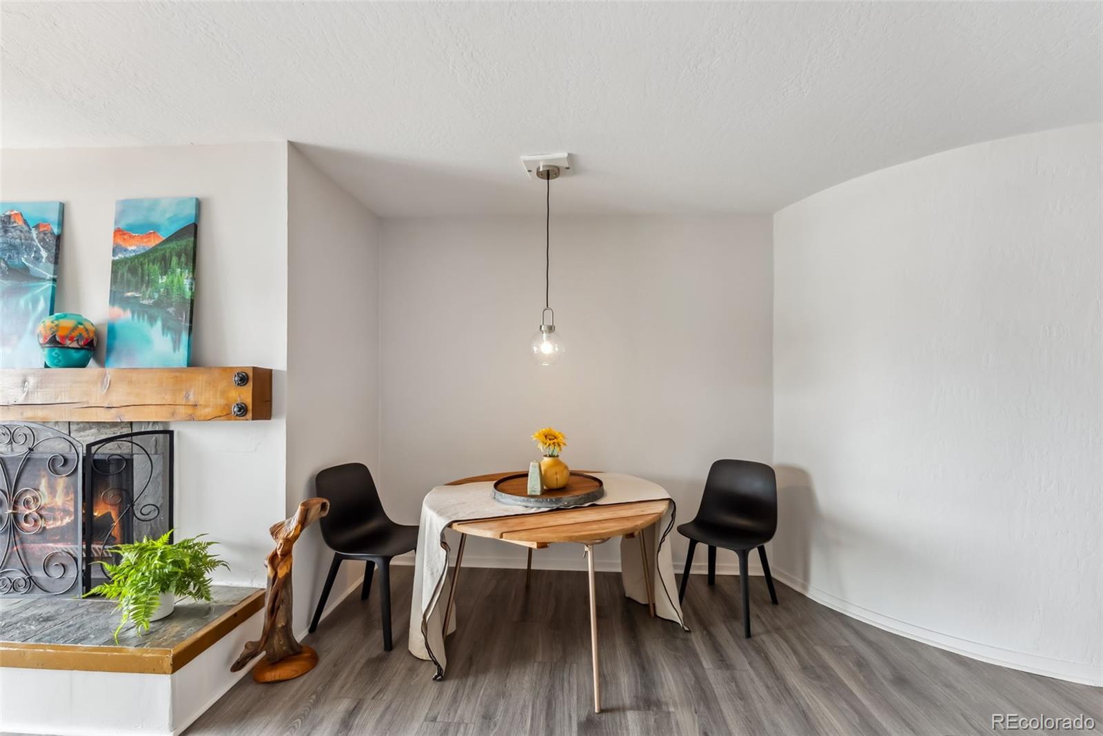 311 W La Bonte Street 306