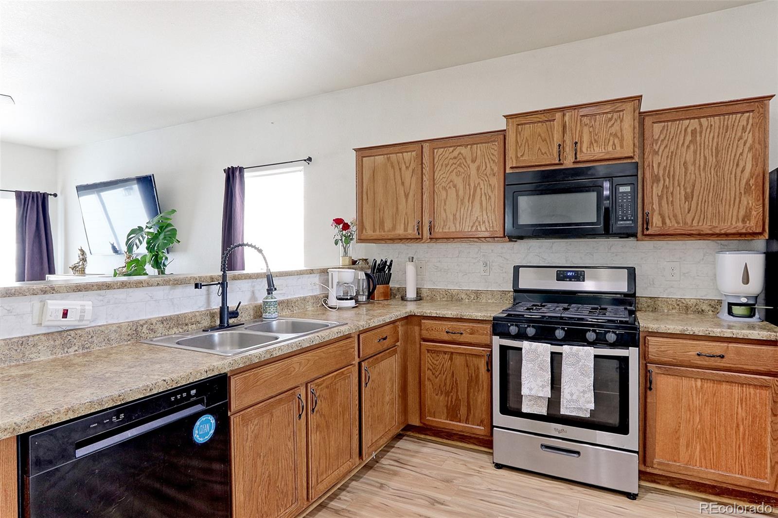 5681 Legacy Parkway, Dacono, CO, 80514 2 5681 Legacy Parkway