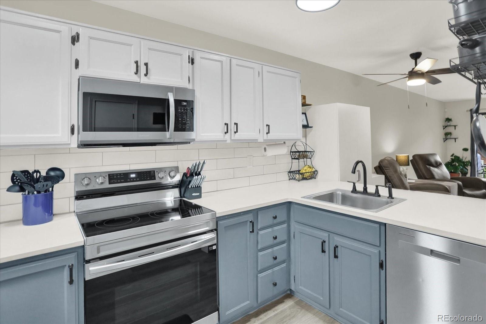 3528 S Depew Street #6