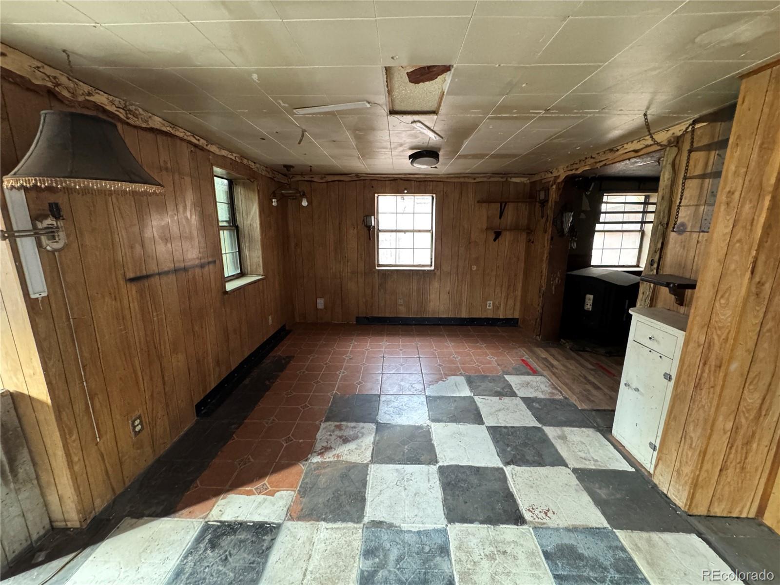 34697 Silver Springs Boulevard