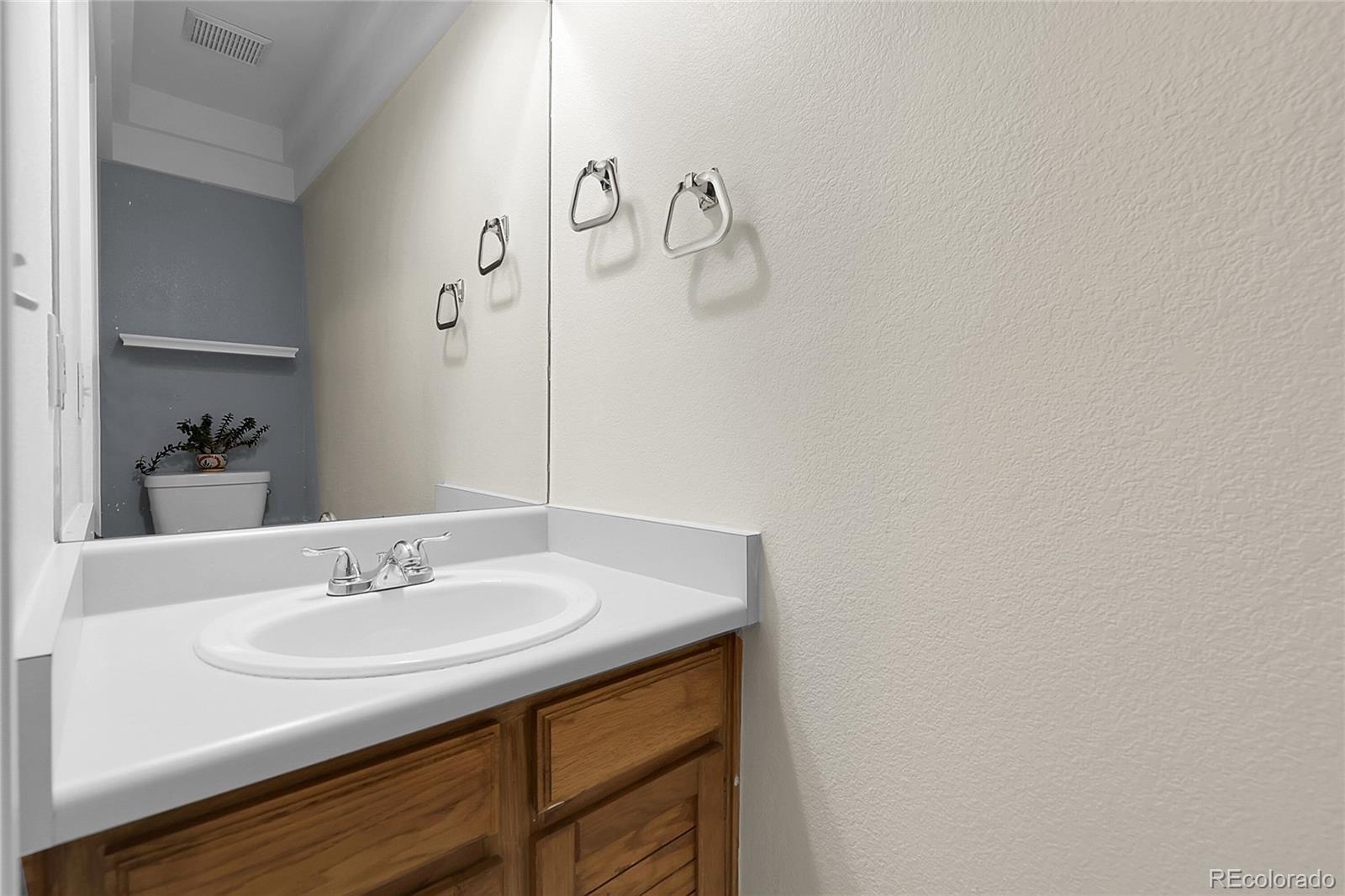 2663 S Deframe Circle