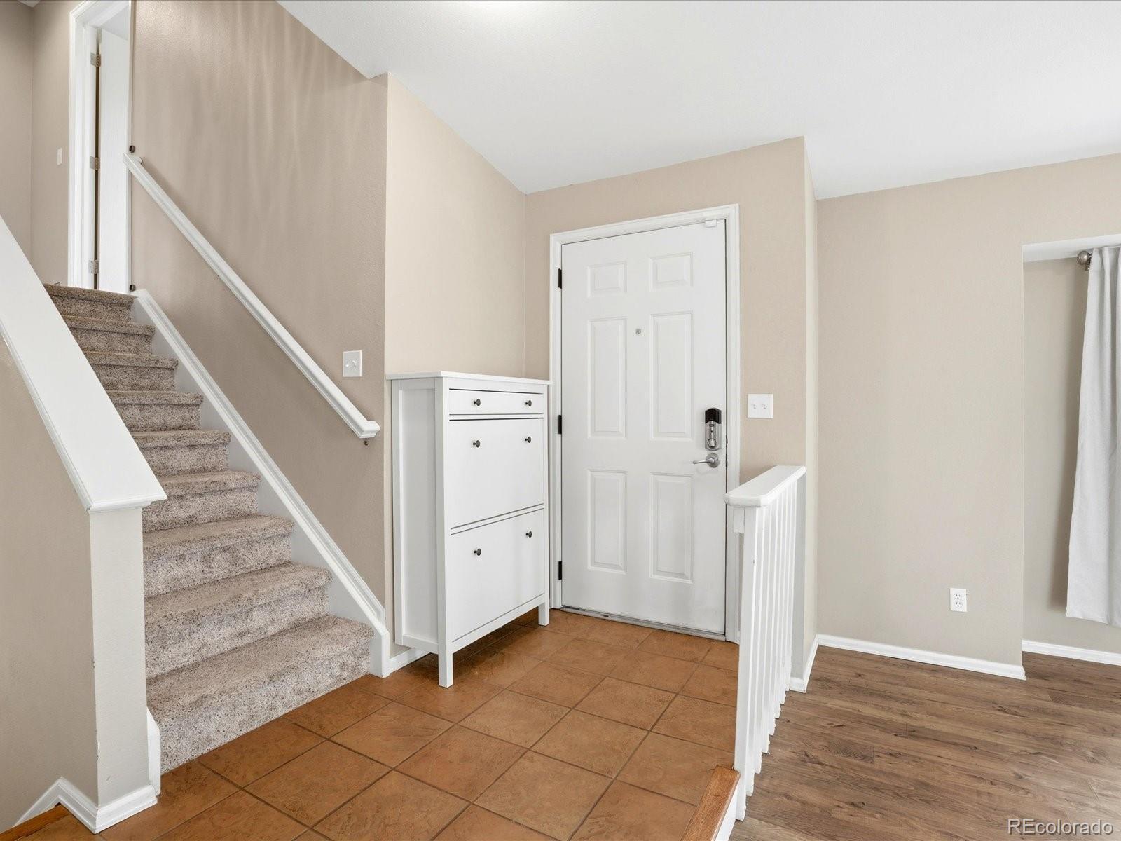 617 Ridgeglen Way