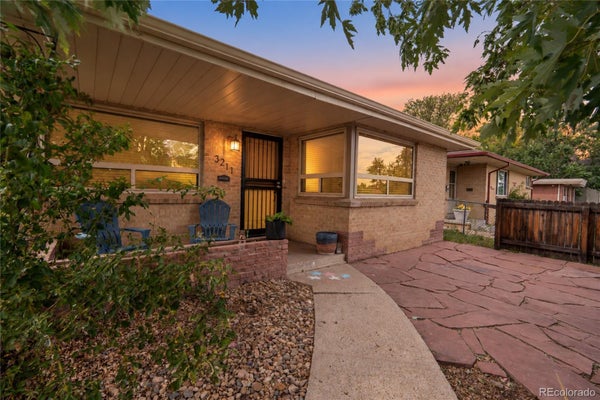3211 OLIVE ST, DENVER, CO 80207 - Image 55c8352ae0cab4e100ed20b06438dc2e/2848572859