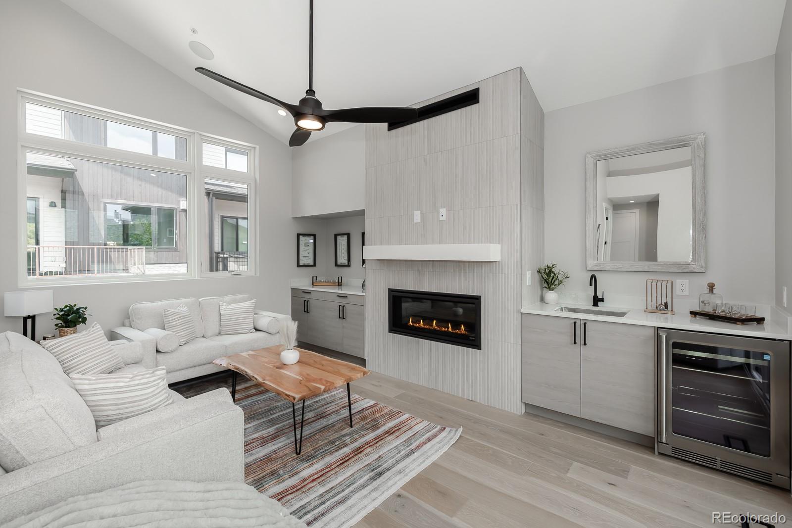 374 Lake Trail