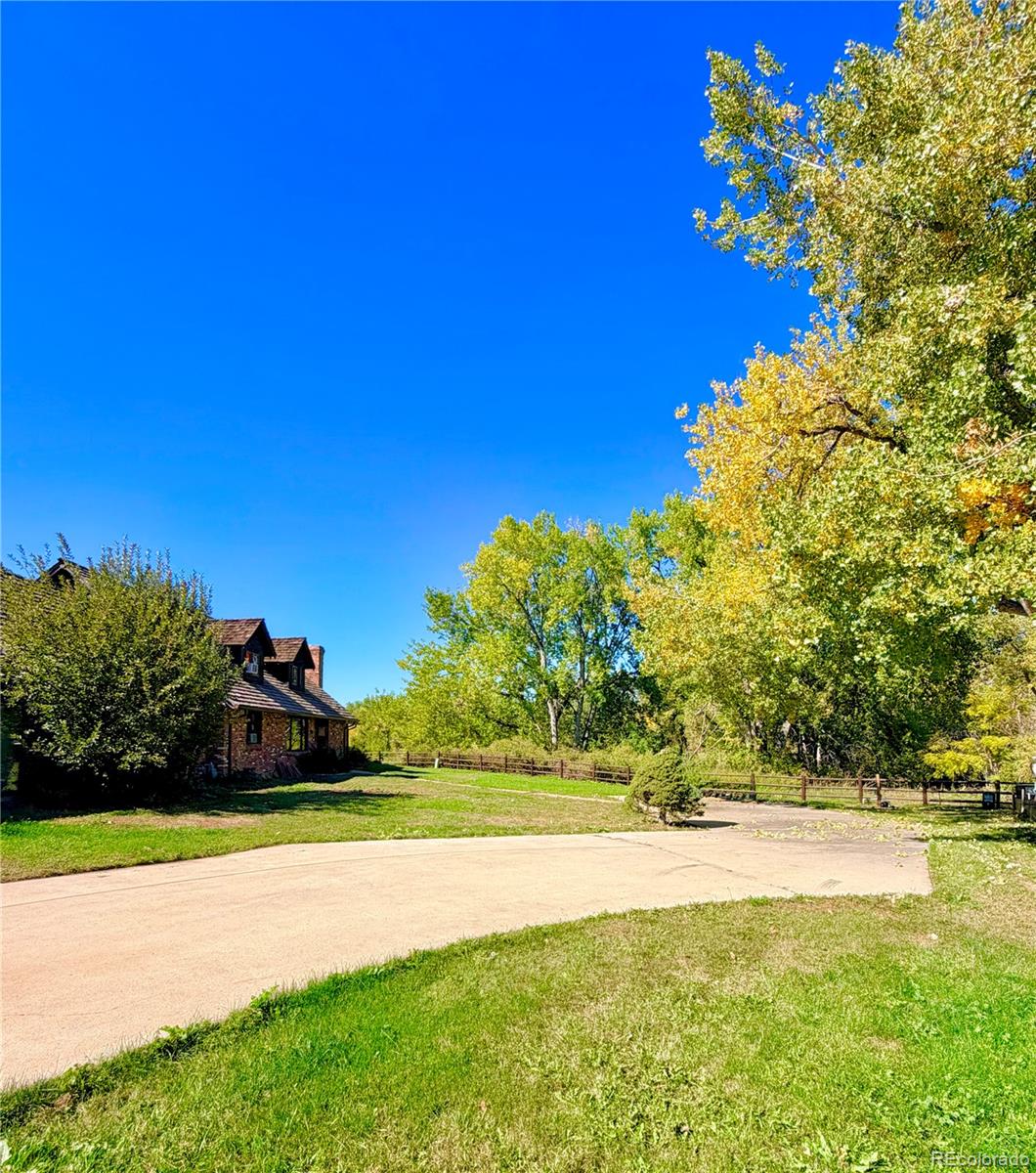 8935 W Bear Creek Drive