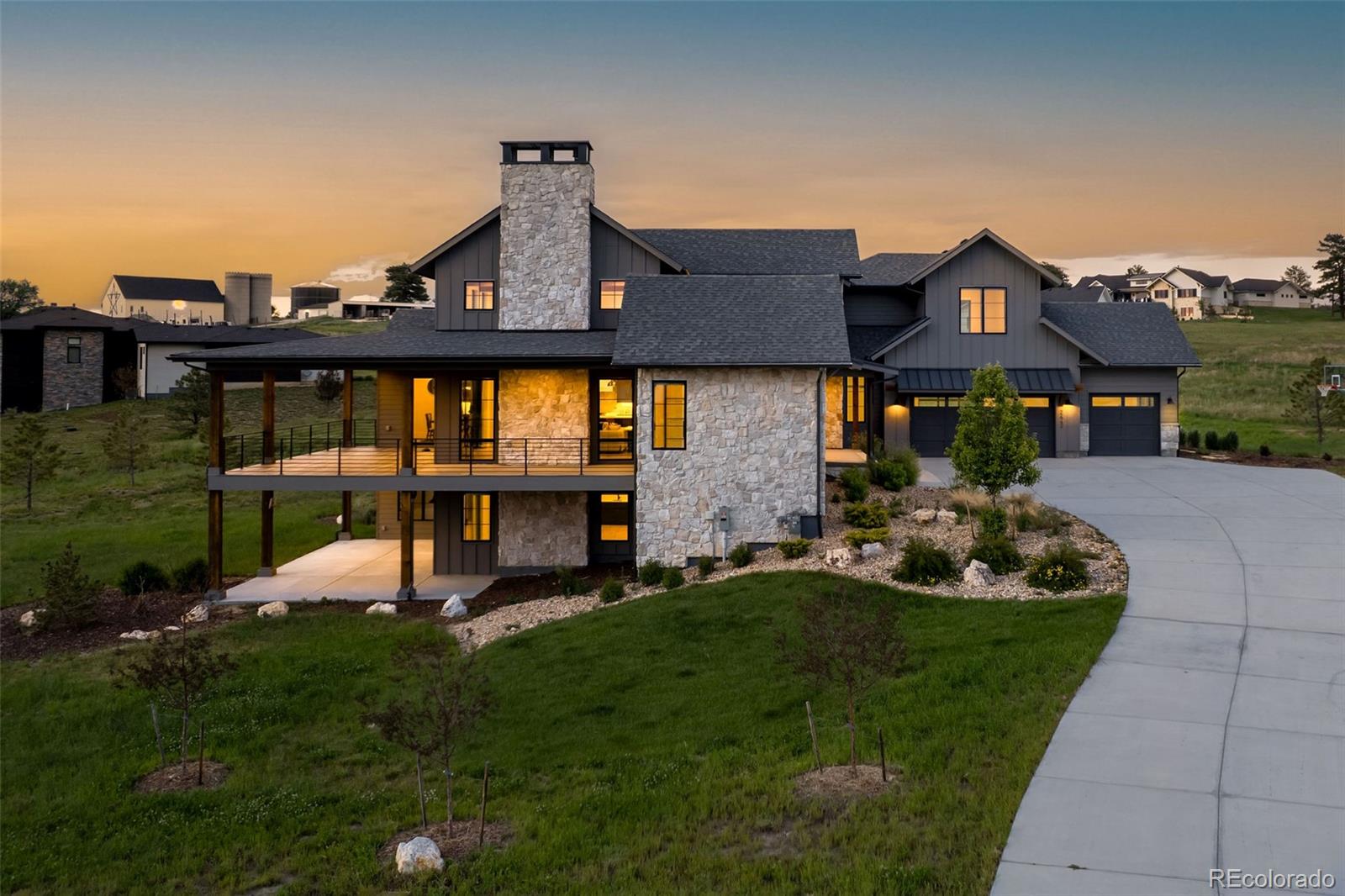 2442 Fox View Trail