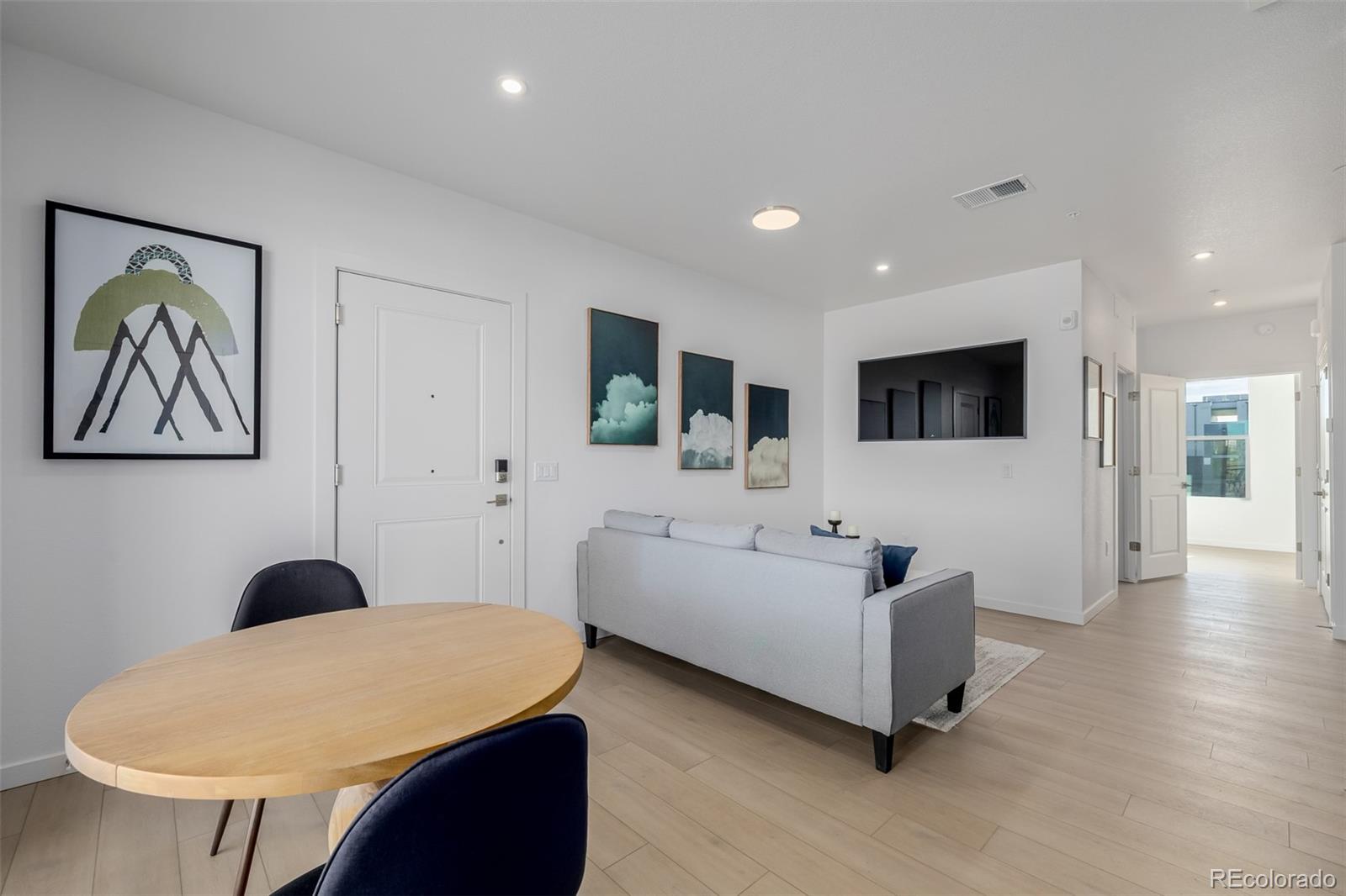 1634 N Sheridan Boulevard 203