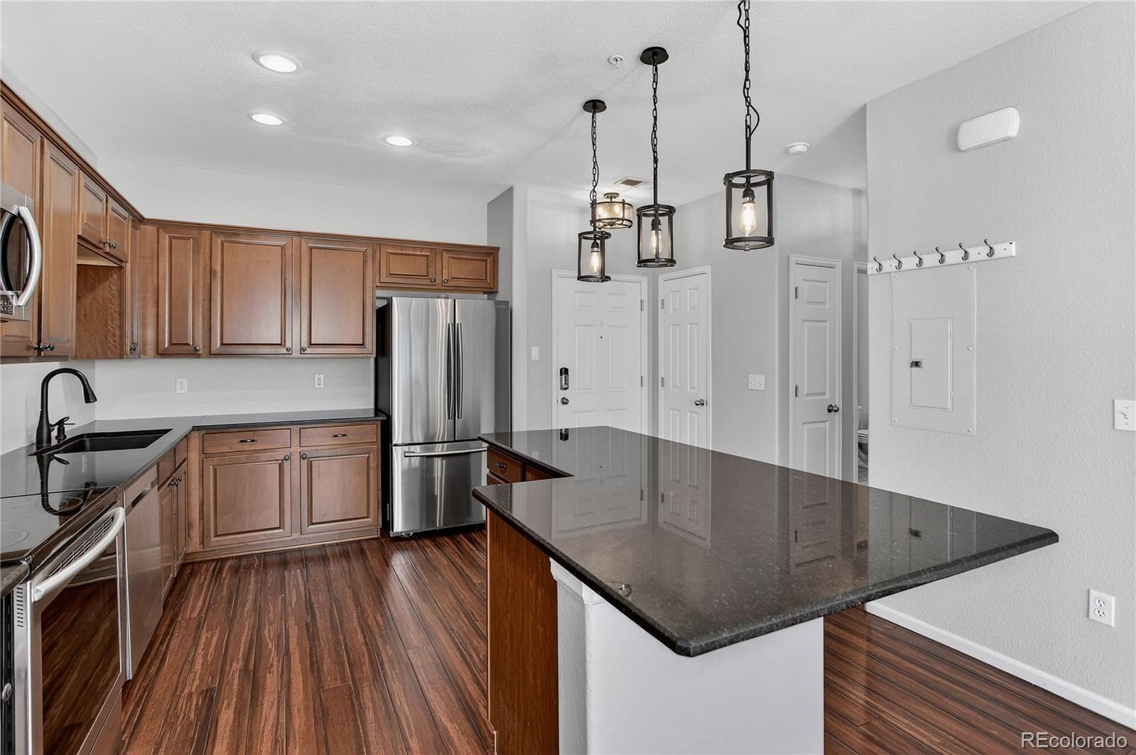 9633 E 5th Avenue 10208