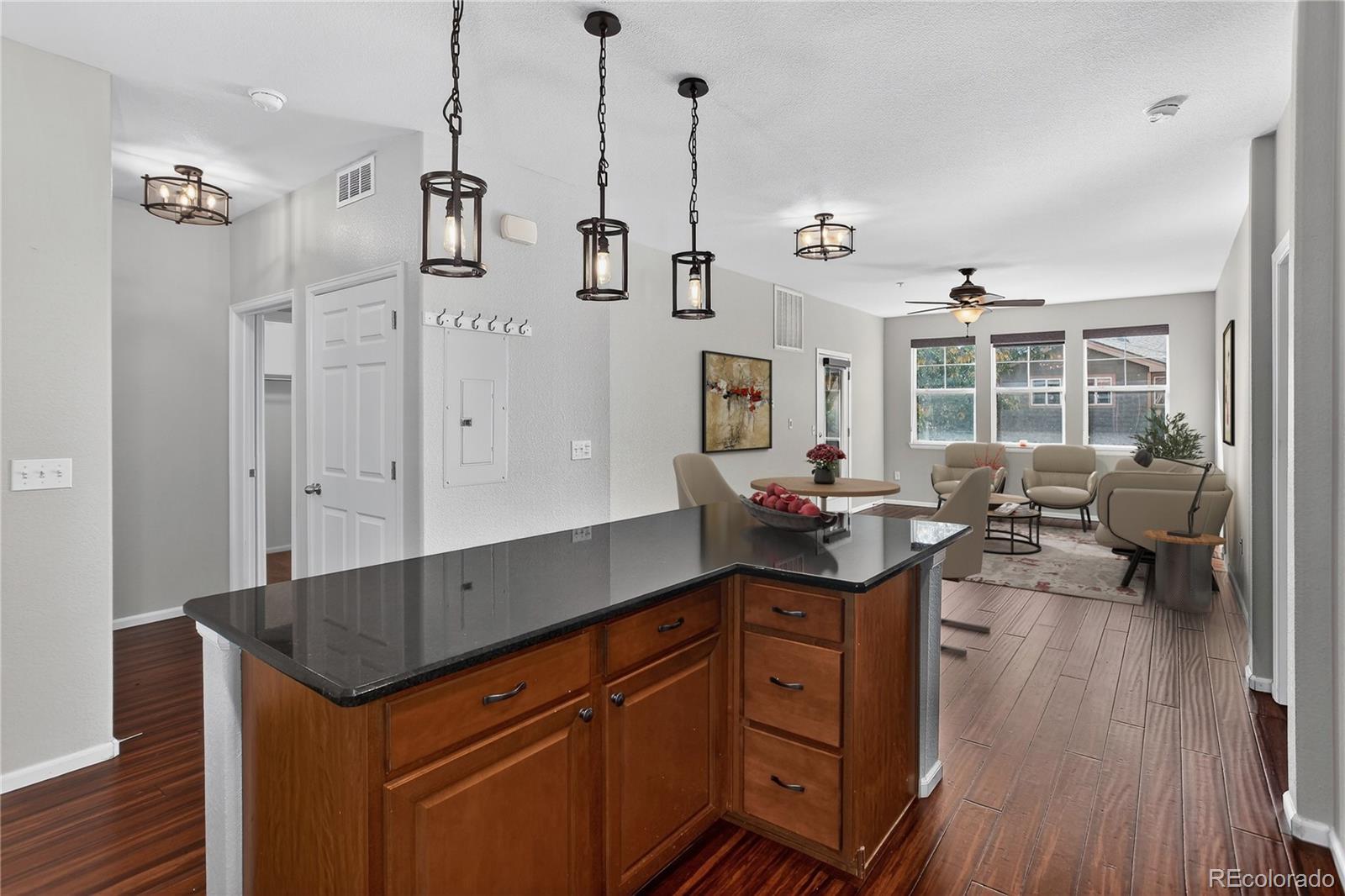 9633 E 5th Avenue 10208