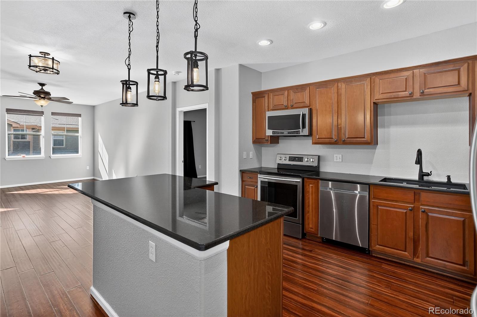 9633 E 5th Avenue 10208