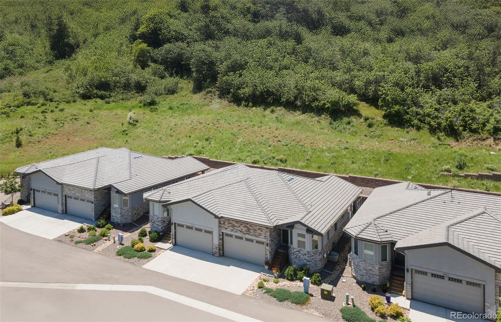 6835 Surrey Trail