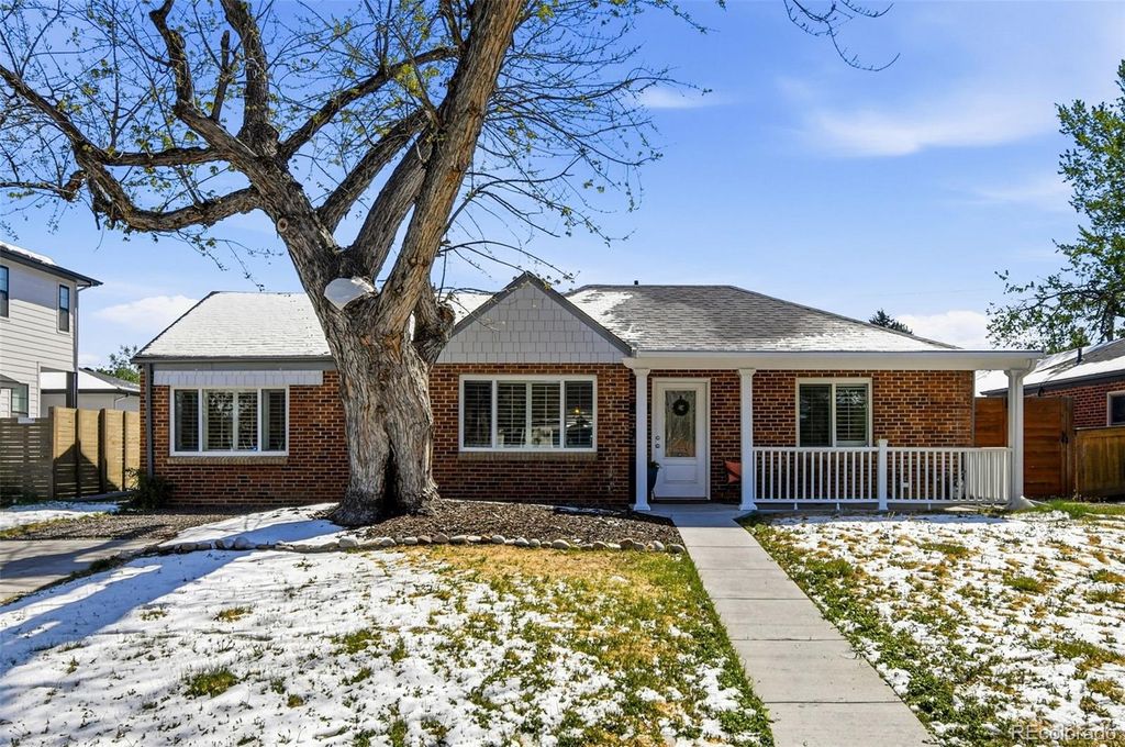 Photo of 2960 Ivy Street, Denver, CO 80207 (MLS # 2068608)